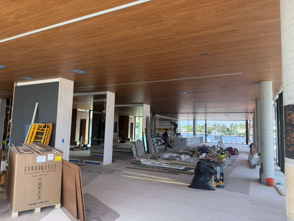 Clubhouse Bar & Lounge